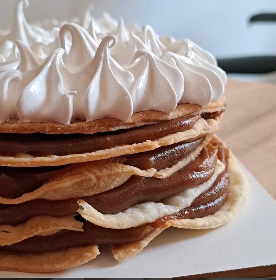Rogel artesanal con merengue